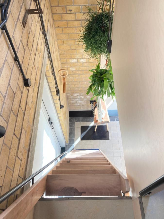 Tiny House Van Hoogspanning Naar Ontspanning Wirdum Exterior photo