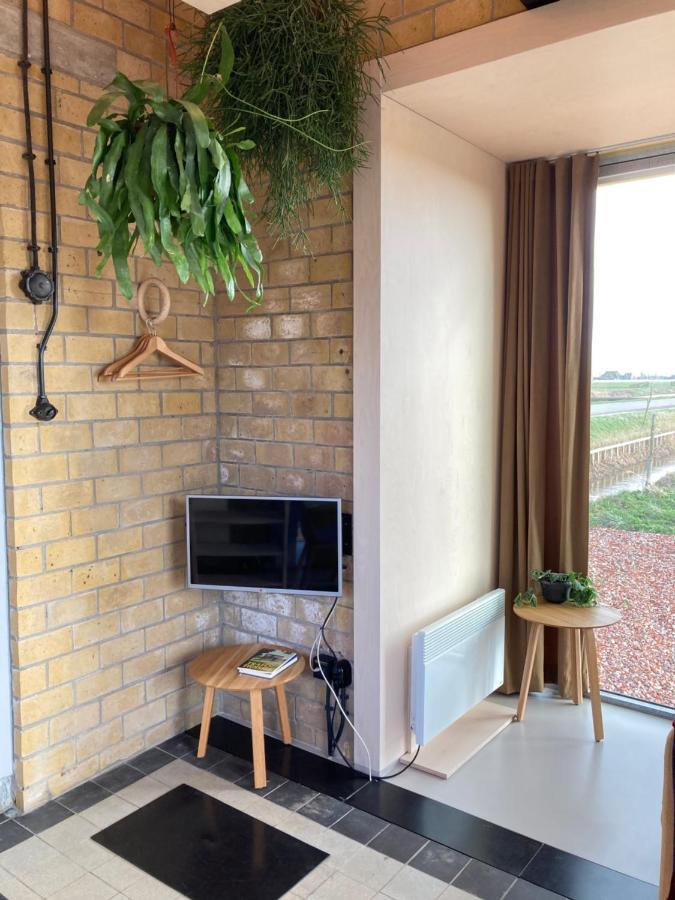Tiny House Van Hoogspanning Naar Ontspanning Wirdum Exterior photo